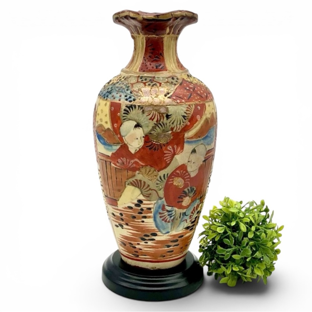 Antique Kyoto Satsuma Japanese Vase Earthenware Ruffle Top Moriage Figural